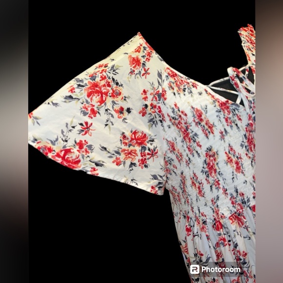 Torrid Womens Dress Size 3 White Floral V-Neck Elastic Waist Lined Short Sleeve - Picture 3 of 5